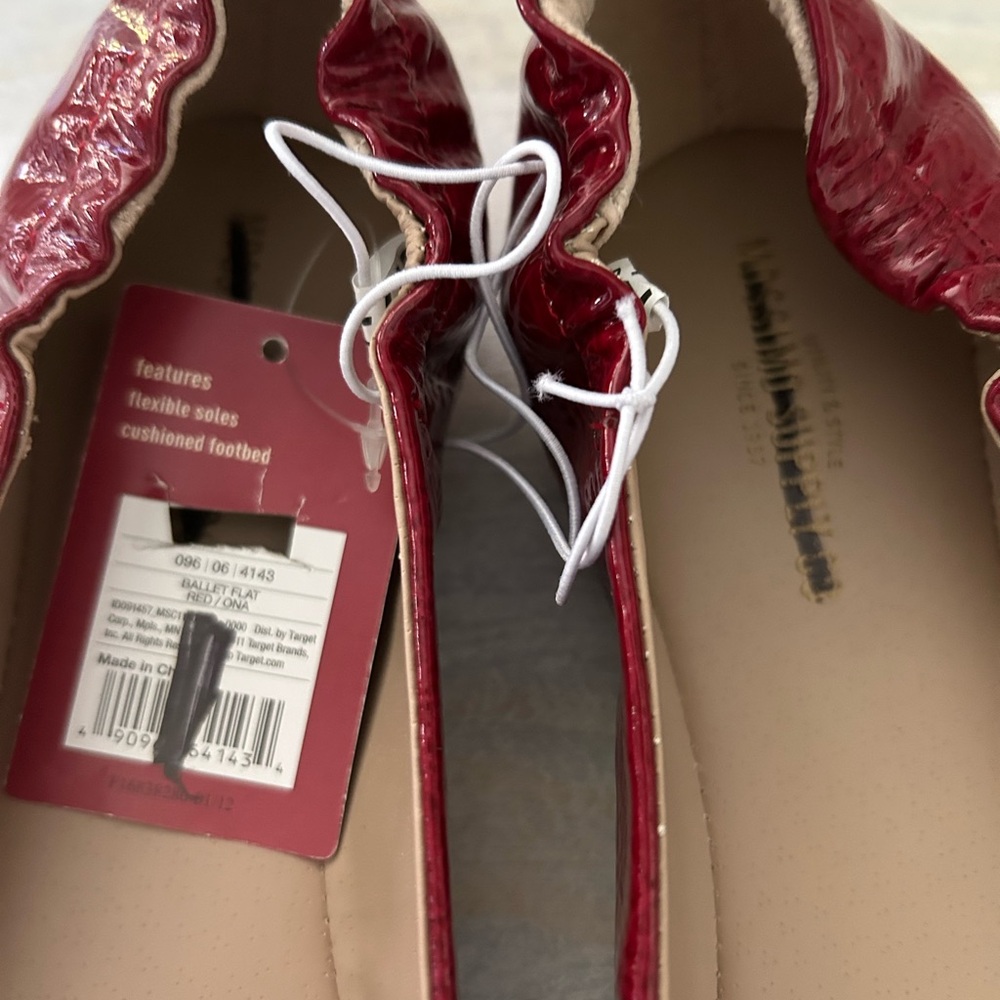 NIB Mossimo Supply Co. ONA Red Ballet Flats Patent Faux Leather Size 9 NEW - Picture 7 of 11